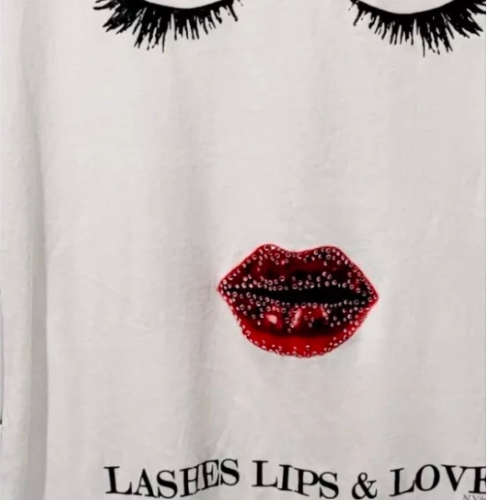 NY&C NEW YORK & COMPANY Ladies Short Sleeve T-Shirt ‘Lashes Lips & Love SZ L